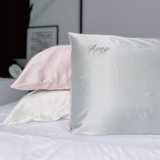 White Trousseau's 22 Momme Mulberry Silk Pillowcase with name in embroidery. Perfect for gifts for anniversaries, birthdays and weddings, opt for our embroidery services for a personalised touch.