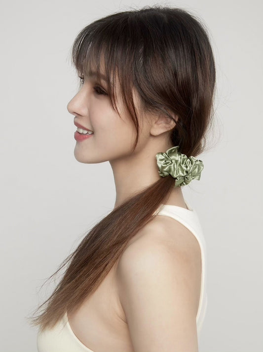 A woman’s best friend is her healthy hair! Our scrunchies are designed with hair health in mind, and we've made sure that our silk hair scrunchies are the ideal option for smooth, supple, and lustrous hair.