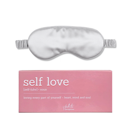White Trousseau's 100% Mulberry Silk Eye Mask in Silver. Made of OEKO-TEX® certified, 22 momme organic silk, our sleep eye mask is specially made to cure dark eye circles, as well as puffy and swollen eyes. Wake up with brighter, healthier and anti-aging skin simply by wearing this to sleep!