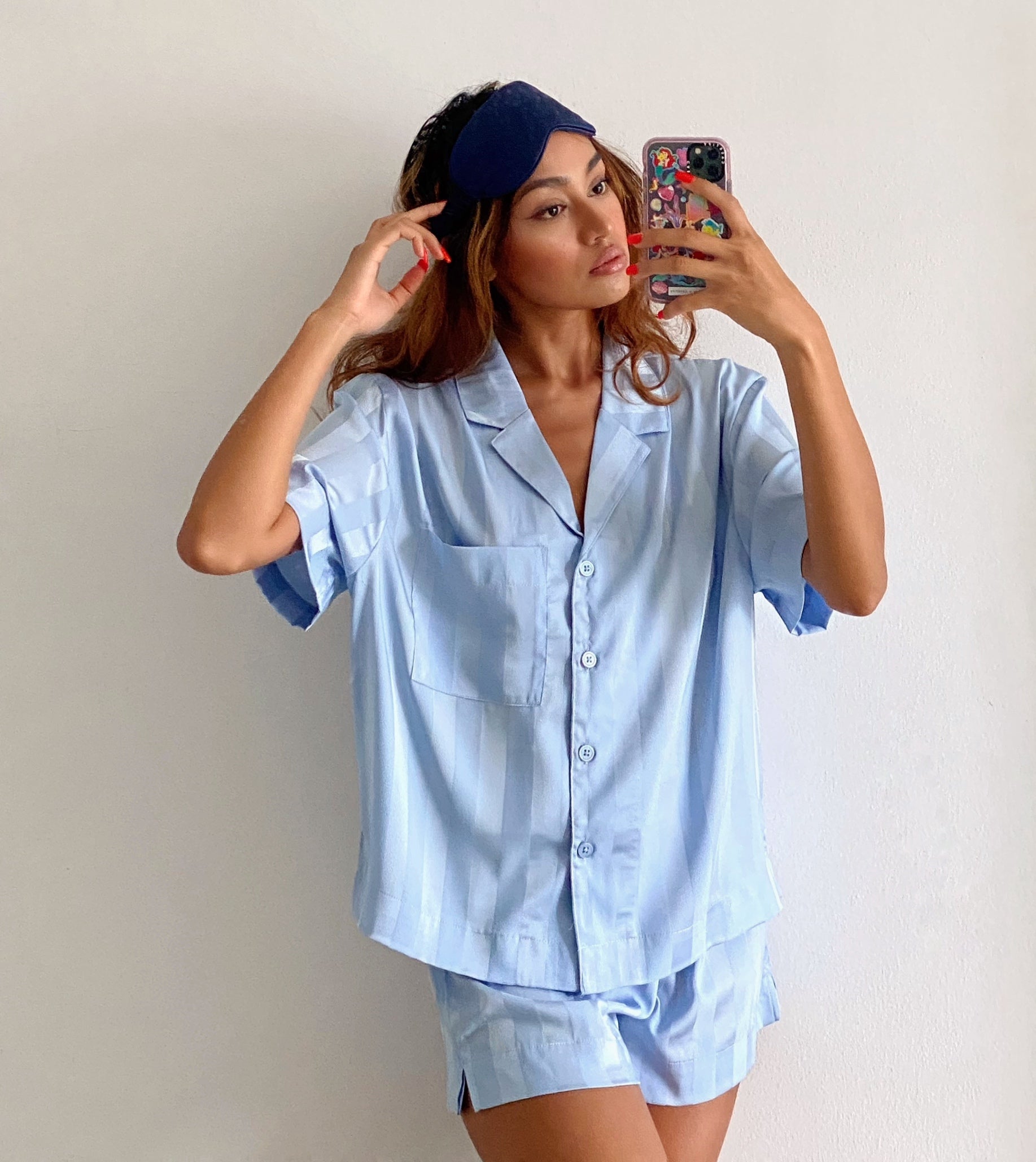 Crafted with 100% soft and smooth viscose. Pair it with a sleep eye mask that matches. Shop now a pair of this pyjama set while looking cute and stylish on a casual day. An essential sleepwear for everyday comfort in your own home.