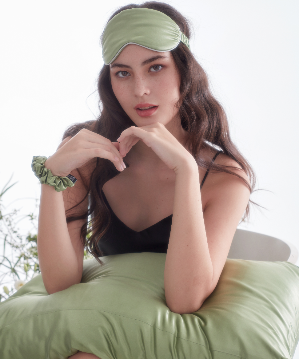 Discover our everyday in sage bundle set. We make sure to incorporate the best silk materials into our production! 